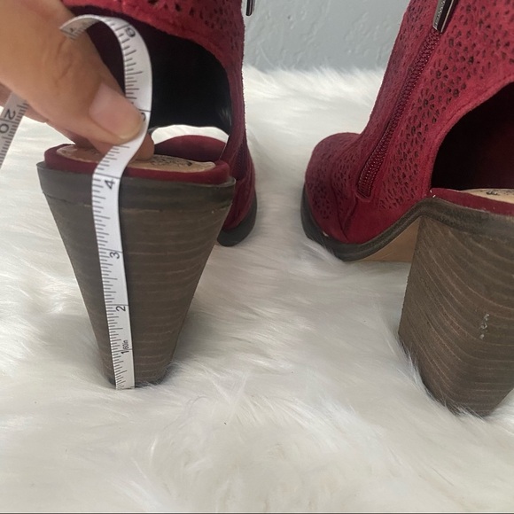 Vince Camuto| Klova Merlot Red Suede Block‎ Heels - Picture 8 of 14